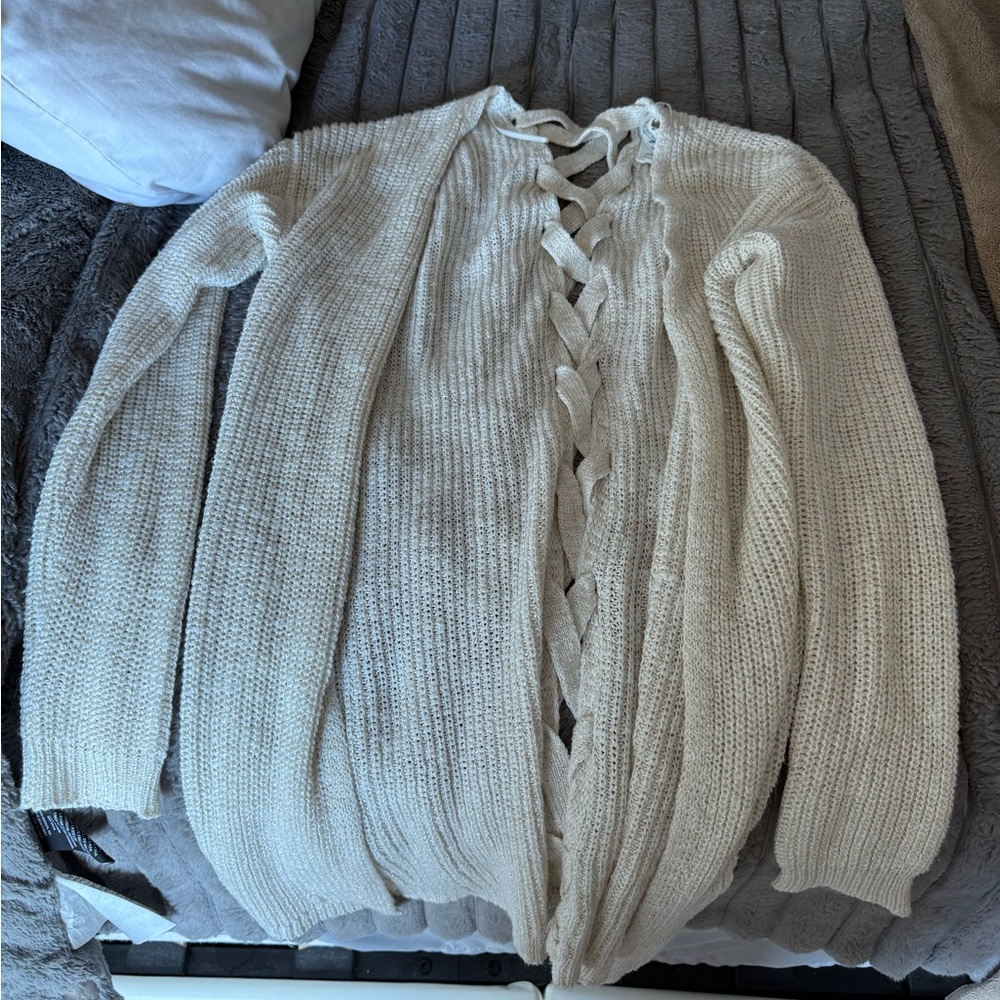 Cream Cardigan with Ribbed Knit Design
